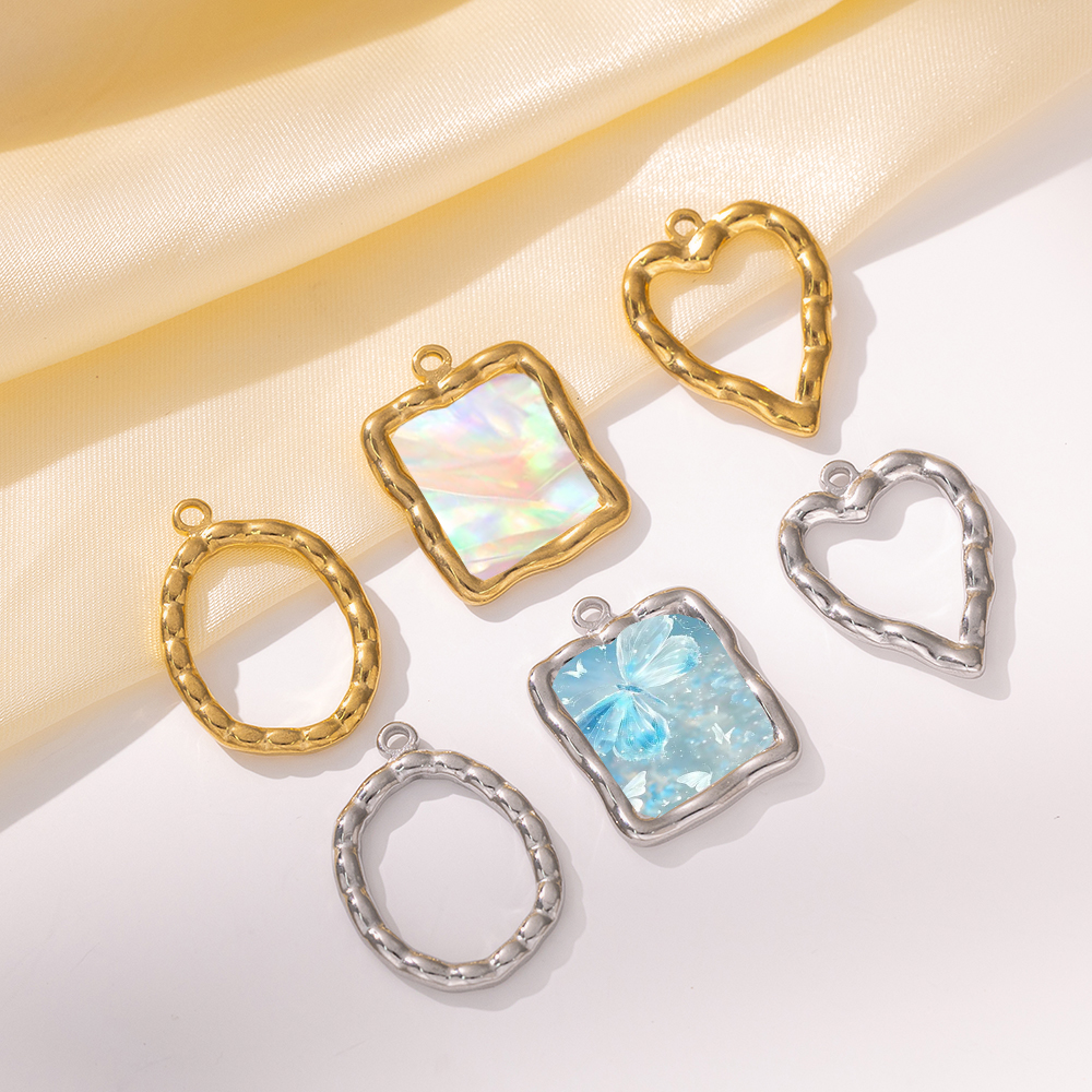 Resin Craft Material - 5 pendenti con castone rotondo a