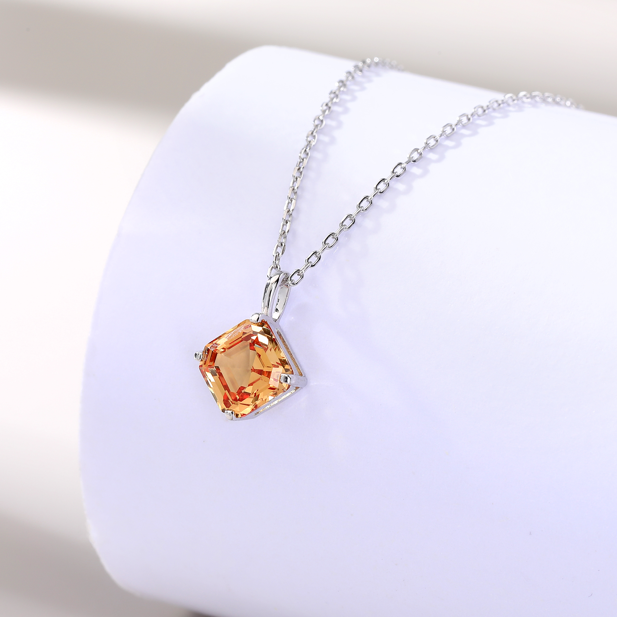Collana con gemma ottagonale a - Bezels Set Pendant recensione e prezzo