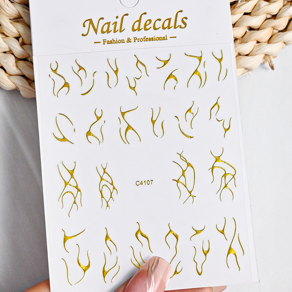 3D Silver Flame Nail Sticker G - Gold Foil Flakes recensione e prezzo