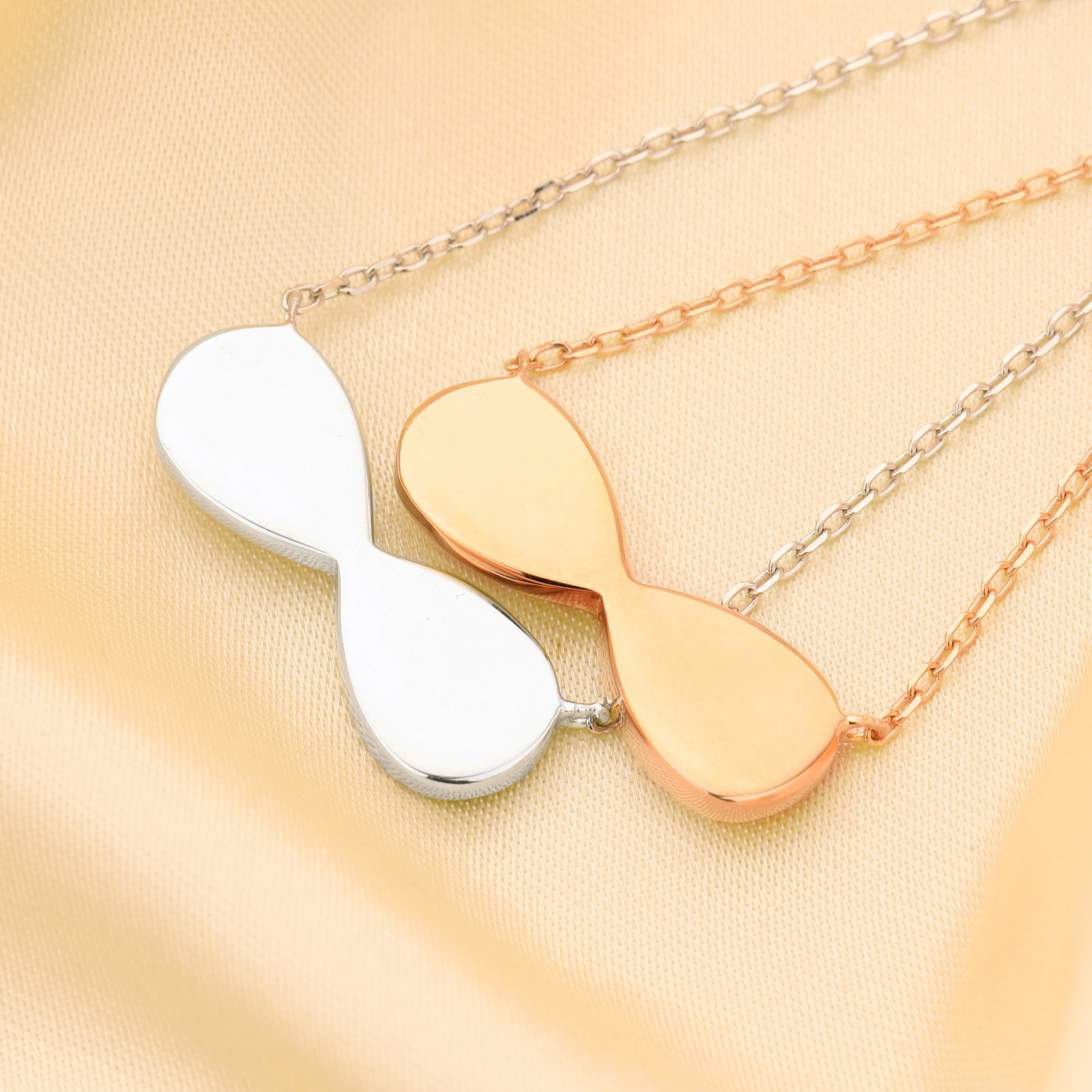 Ciondolo Infinity in Resina pe - Bezels Set Pendant recensione e prezzo